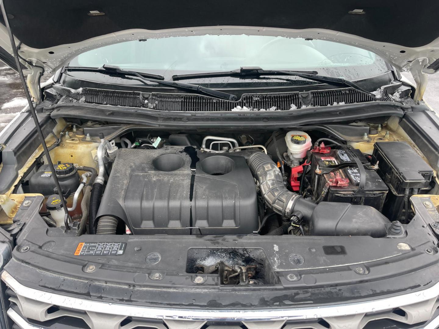 2017 White /Black Ford Explorer XLT 4WD (1FM5K8DH4HG) with an 2.3L I4 DOHC 16V Turbo engine, 6A transmission, located at 547 E. Main St., Orwell, OH, 44076, (440) 437-5893, 41.535435, -80.847855 - Photo#17